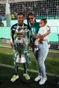Geny Catamo celebra bicampeonato português ao lado da família: um momento de orgulho para Moçambique